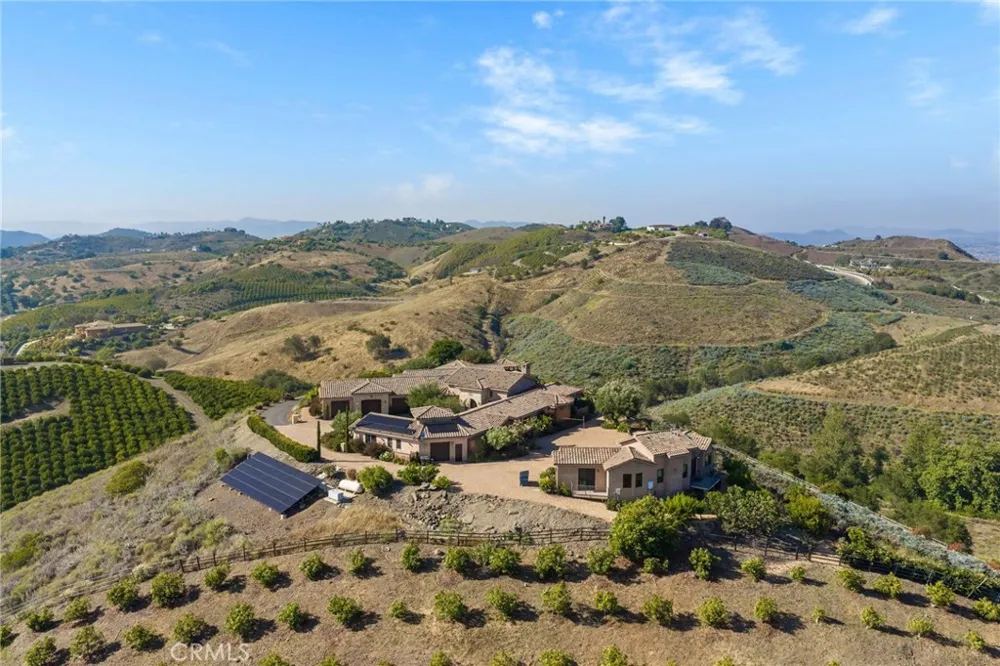27050 Via Vanessa Temecula, CA 92590