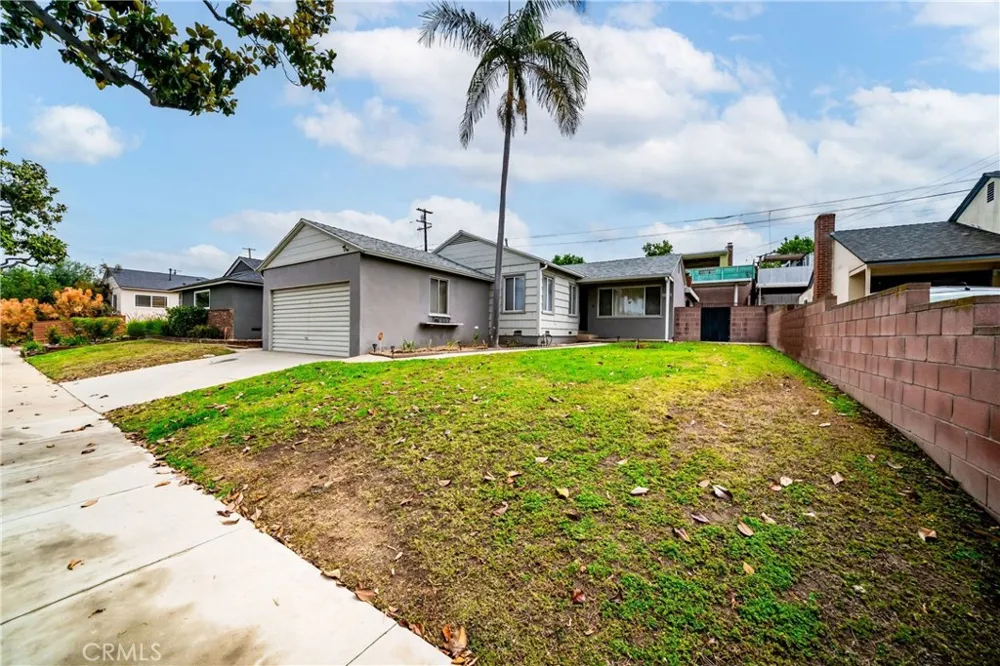 11712 Tarron Hawthorne, CA 90250