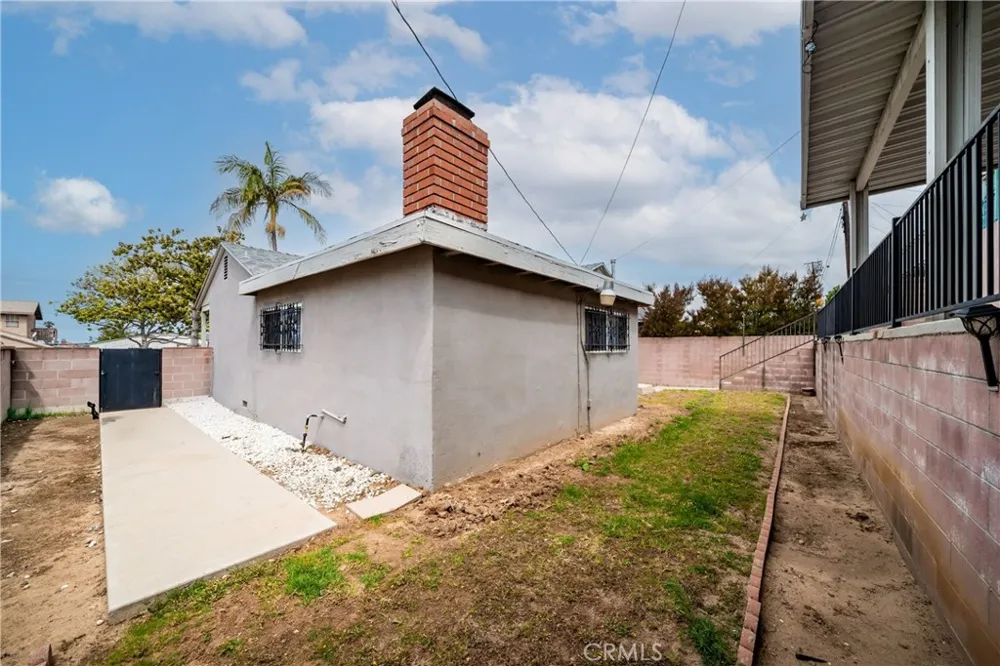 11712 Tarron Hawthorne, CA 90250