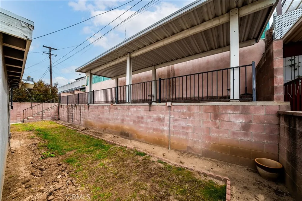11712 Tarron Hawthorne, CA 90250