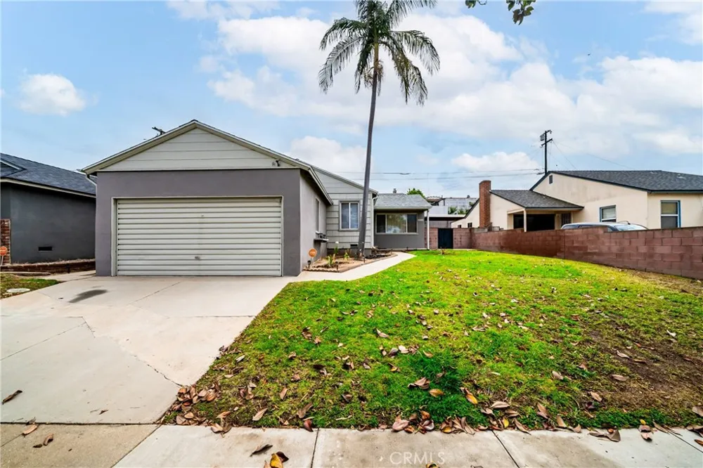 11712 Tarron Hawthorne, CA 90250