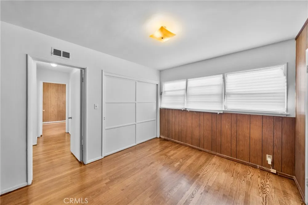 11712 Tarron Hawthorne, CA 90250