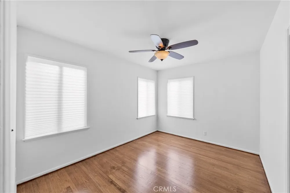 11712 Tarron Hawthorne, CA 90250