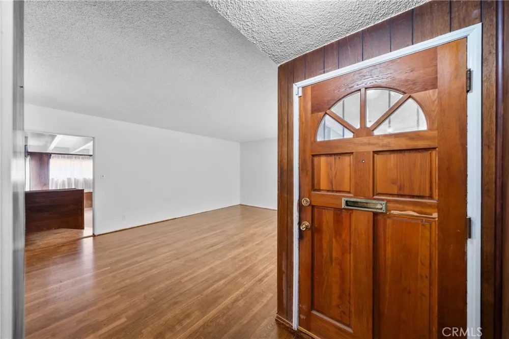 11712 Tarron Hawthorne, CA 90250