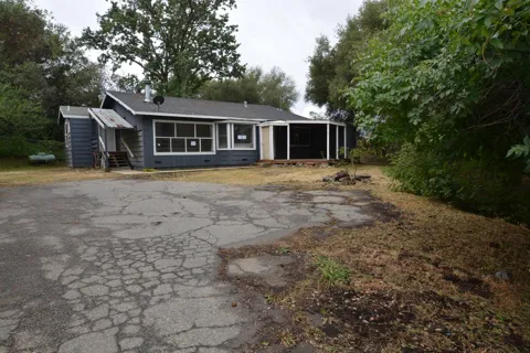 54016 Road 200