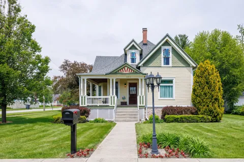 202 E Iroquois Street