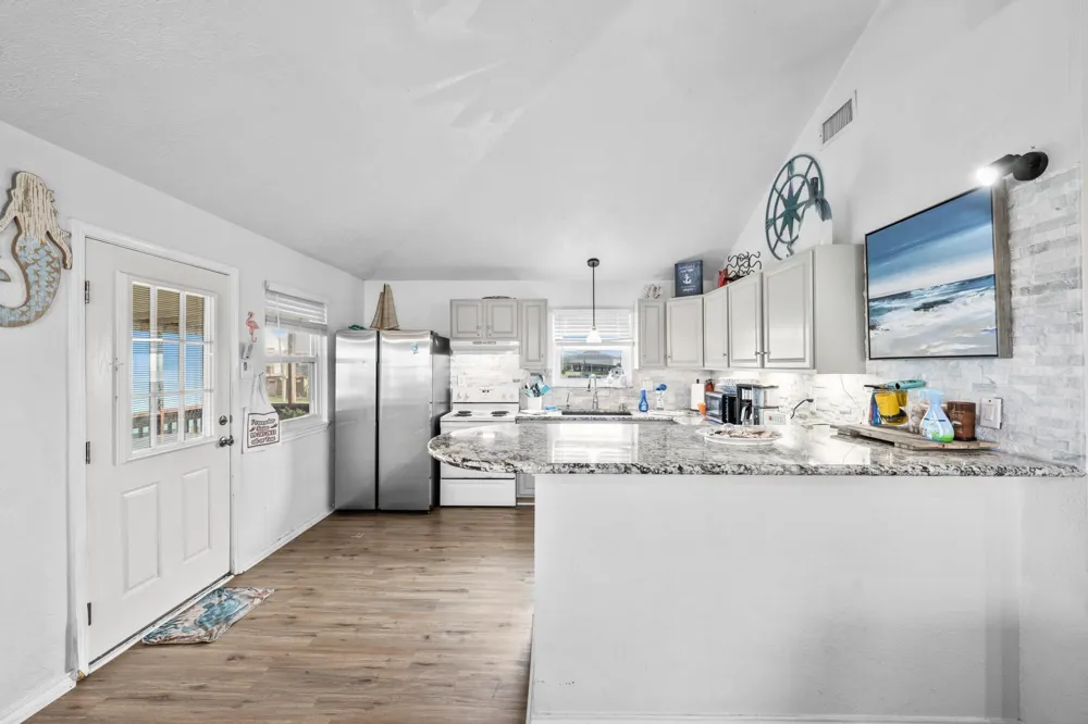 125 Bay Avenue Surfside Beach, TX 77541