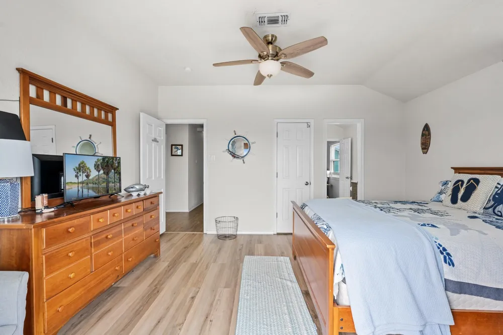 125 Bay Avenue Surfside Beach, TX 77541
