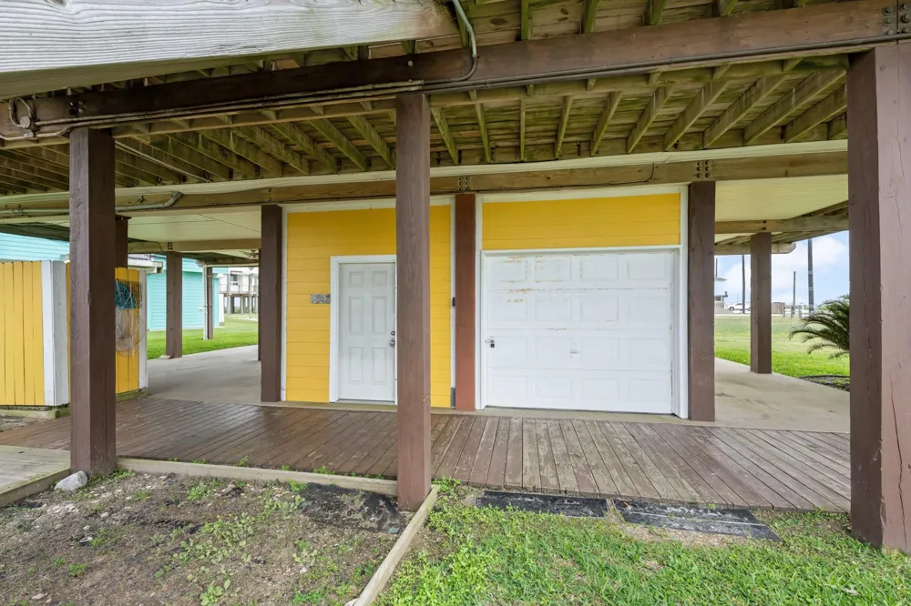 125 Bay Avenue Surfside Beach, TX 77541