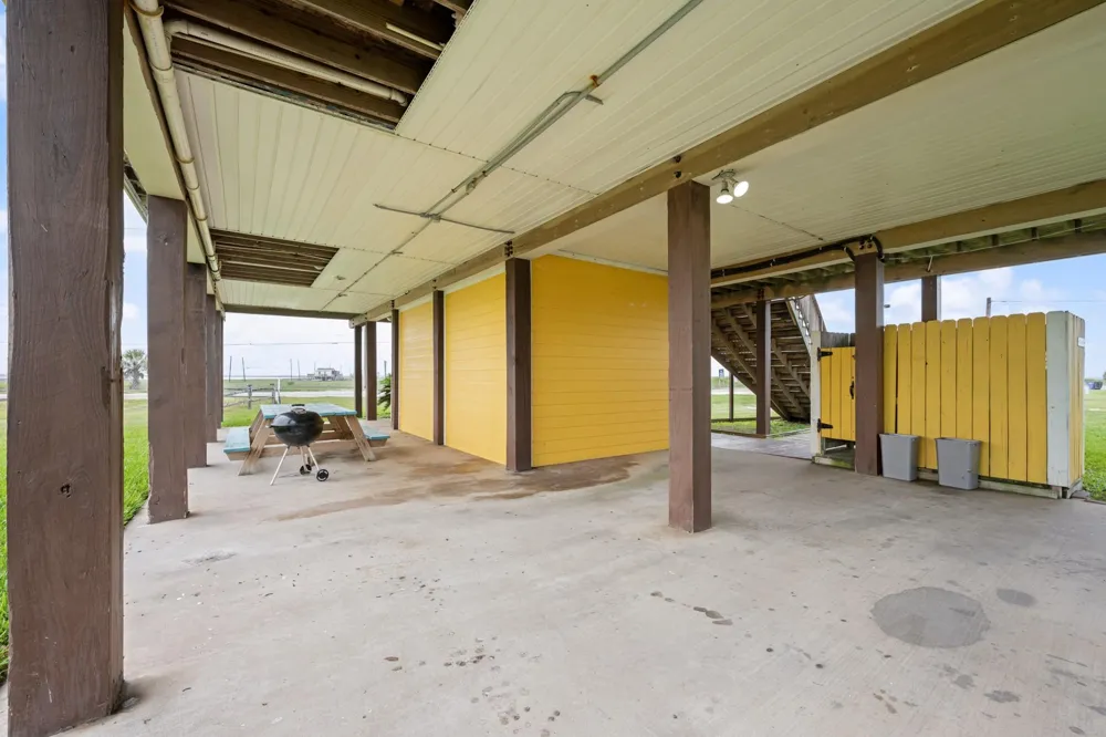 125 Bay Avenue Surfside Beach, TX 77541