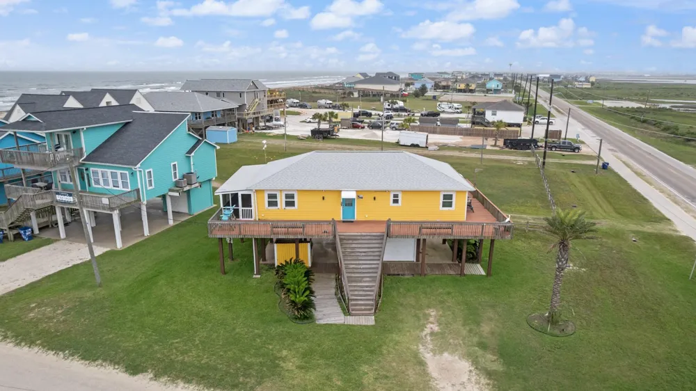 125 Bay Avenue Surfside Beach, TX 77541