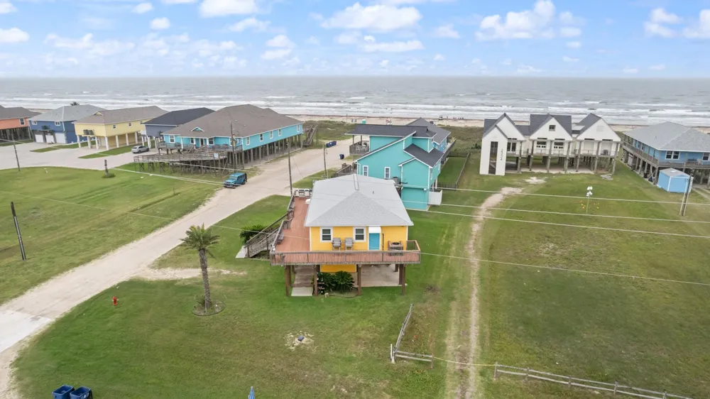 125 Bay Avenue Surfside Beach, TX 77541