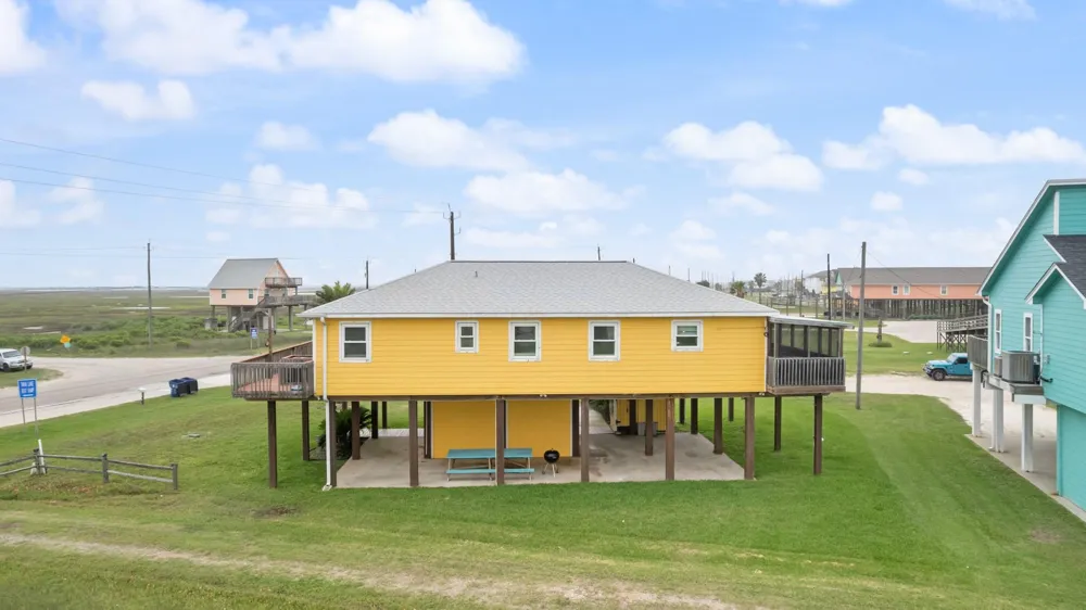 125 Bay Avenue Surfside Beach, TX 77541