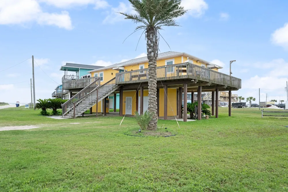 125 Bay Avenue Surfside Beach, TX 77541