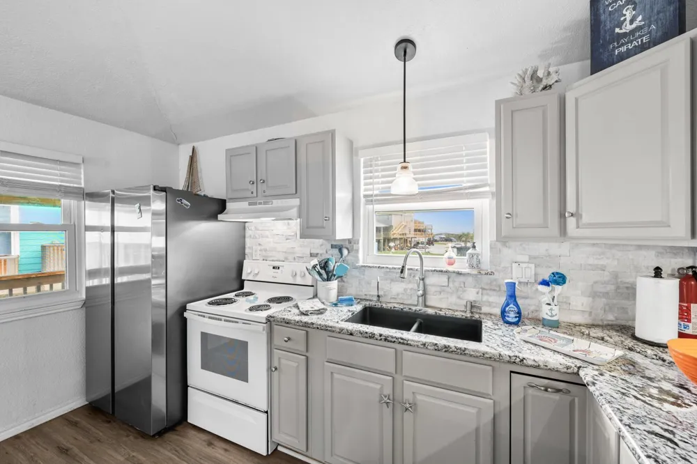125 Bay Avenue Surfside Beach, TX 77541