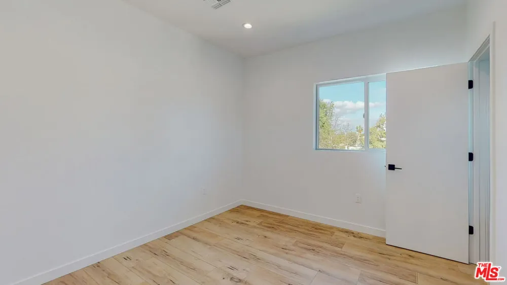 16012 Cantlay Street #A Van Nuys, CA 91406