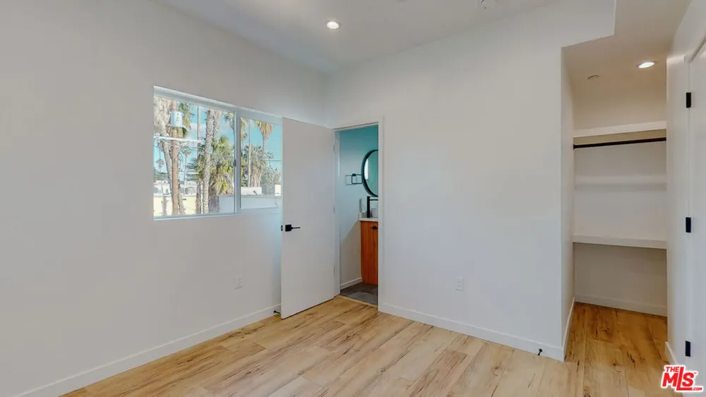16012 Cantlay Street #A Van Nuys, CA 91406