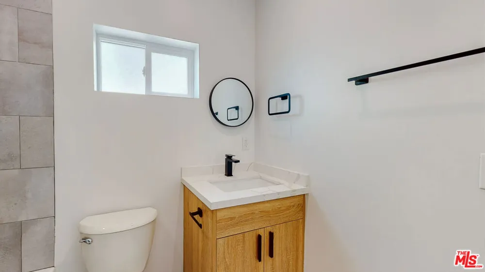 16012 Cantlay Street #A Van Nuys, CA 91406