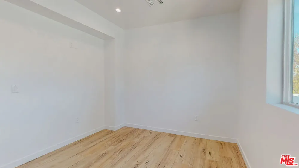 16012 Cantlay Street #A Van Nuys, CA 91406