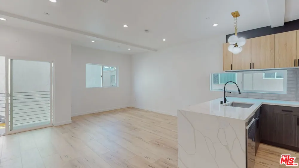 16012 Cantlay Street #A Van Nuys, CA 91406