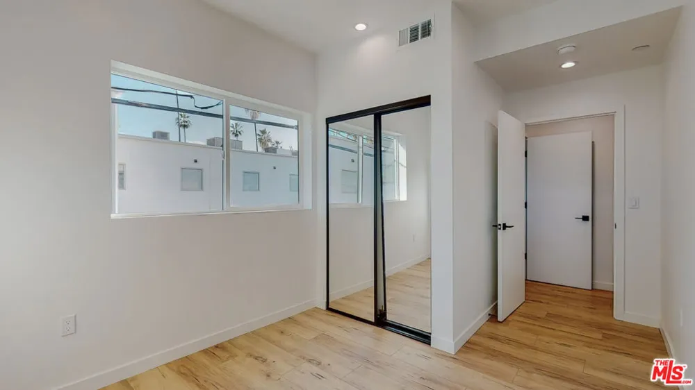 16012 Cantlay Street #A Van Nuys, CA 91406