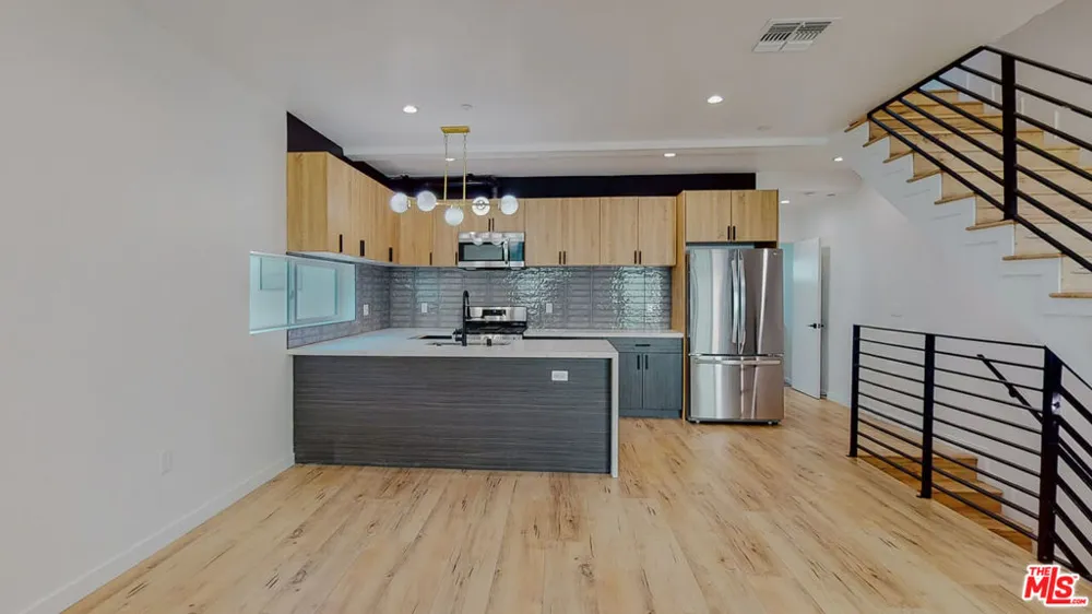 16012 Cantlay Street #A Van Nuys, CA 91406