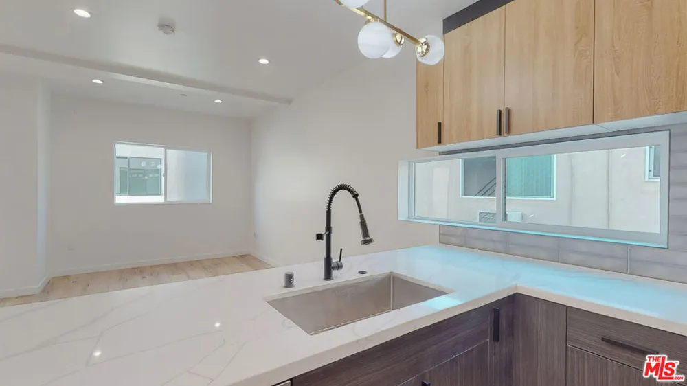 16012 Cantlay Street #A Van Nuys, CA 91406