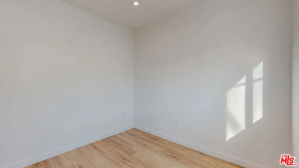 16012 Cantlay Street #A Van Nuys, CA 91406