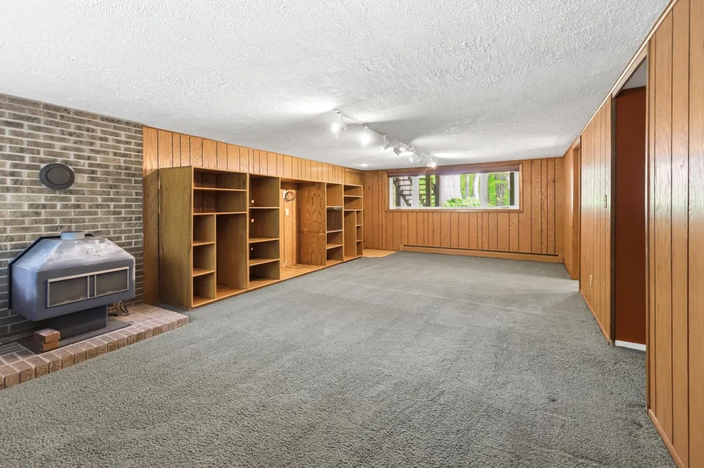 13970 Hollywood Boulevard Harbert, MI 49115