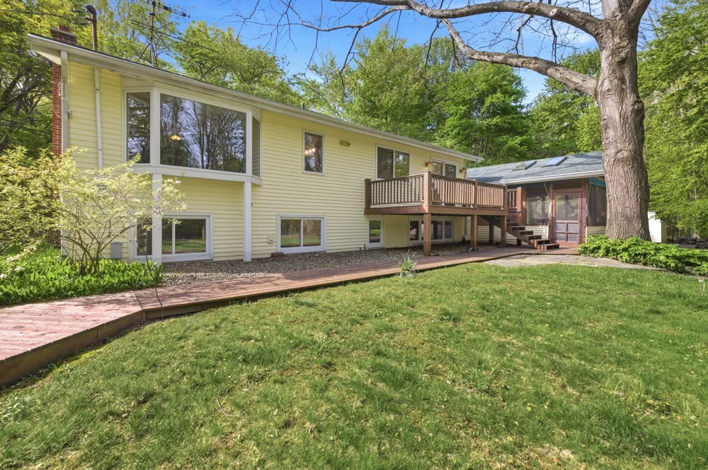 13970 Hollywood Boulevard Harbert, MI 49115