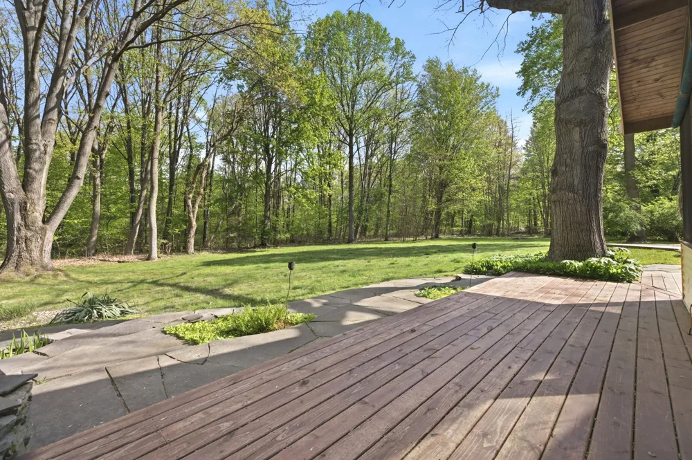13970 Hollywood Boulevard Harbert, MI 49115