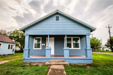 421 South San Patricio