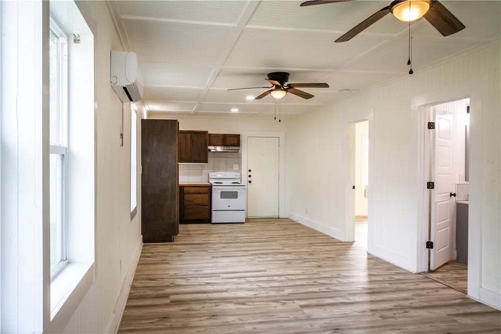 421 South San Patricio Sinton, TX 78387