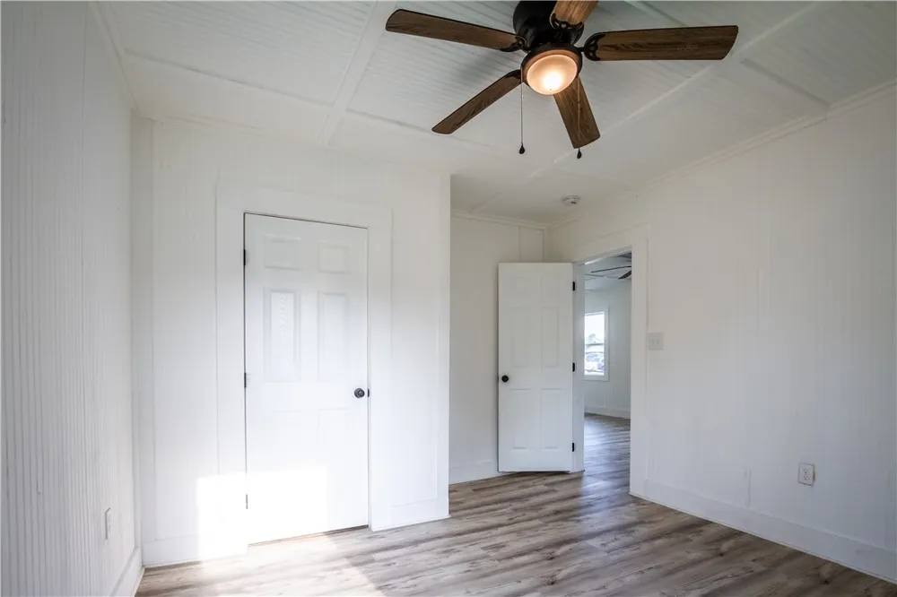 421 South San Patricio Sinton, TX 78387