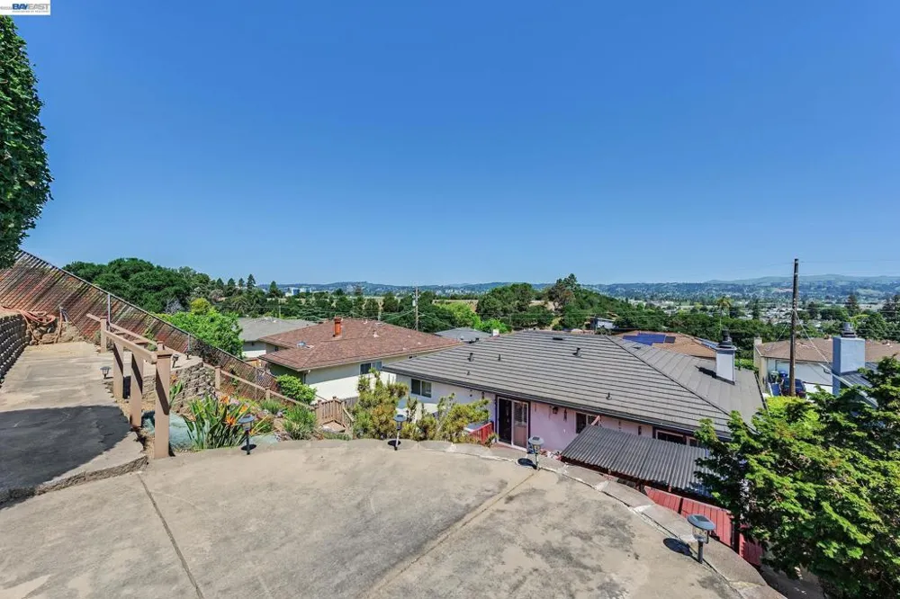 21671 Shady Spring Rd Castro Valley, CA 94546