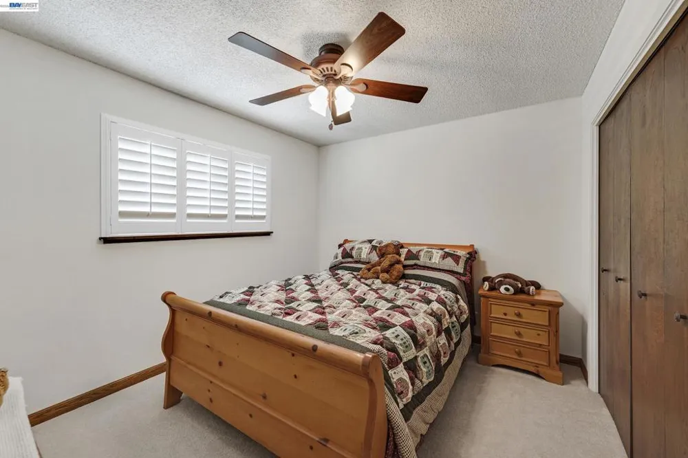 21671 Shady Spring Rd Castro Valley, CA 94546