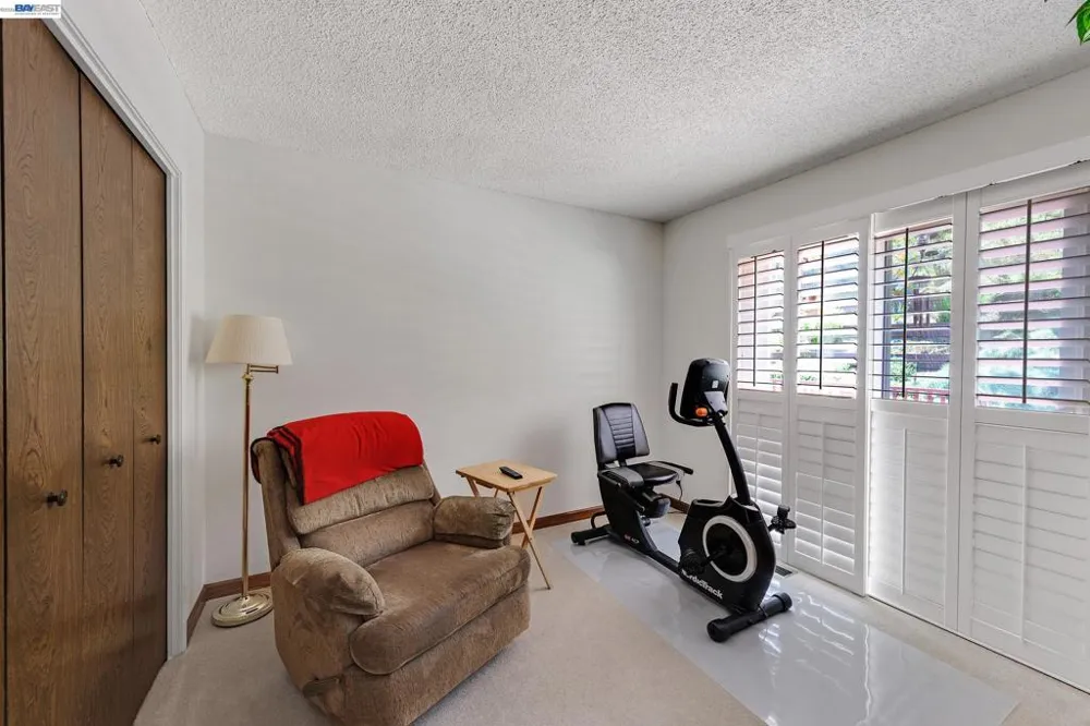 21671 Shady Spring Rd Castro Valley, CA 94546