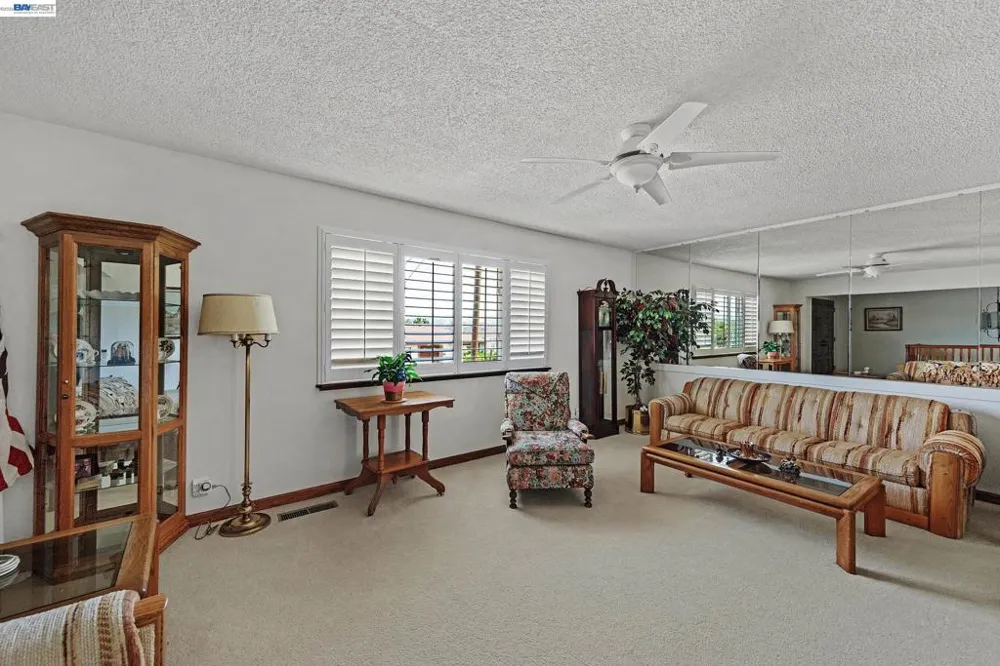 21671 Shady Spring Rd Castro Valley, CA 94546