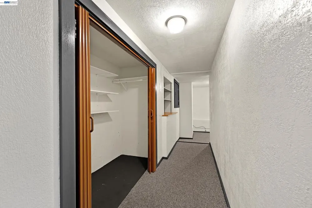 21671 Shady Spring Rd Castro Valley, CA 94546
