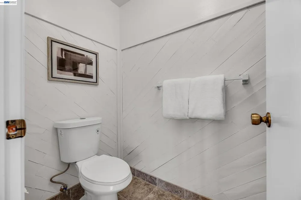 21671 Shady Spring Rd Castro Valley, CA 94546