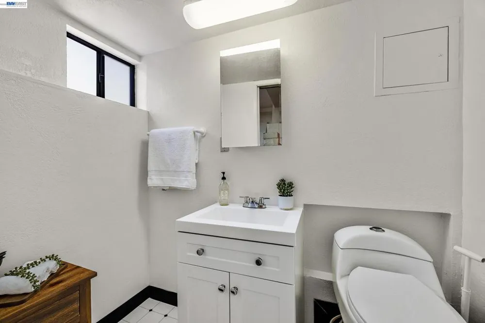 21671 Shady Spring Rd Castro Valley, CA 94546