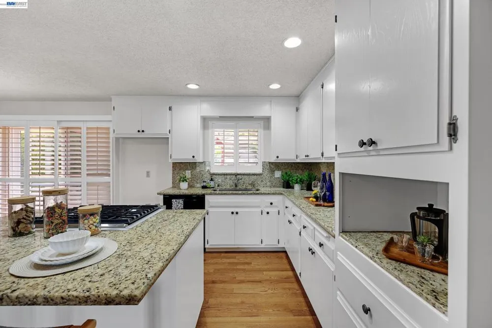 21671 Shady Spring Rd Castro Valley, CA 94546