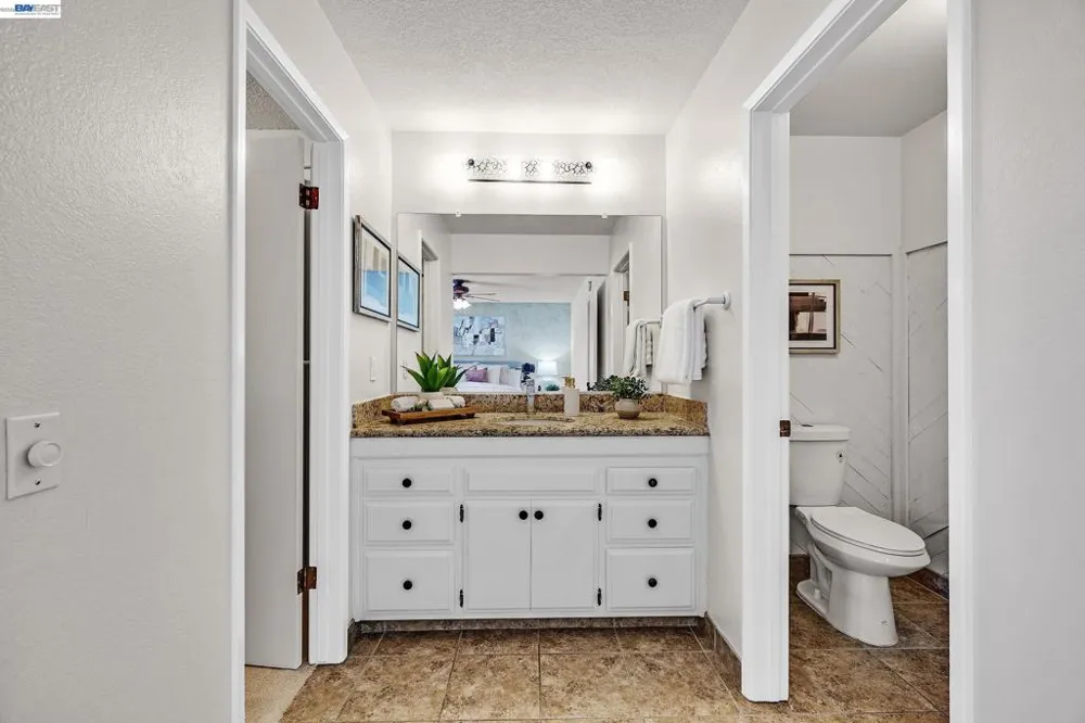 21671 Shady Spring Rd Castro Valley, CA 94546