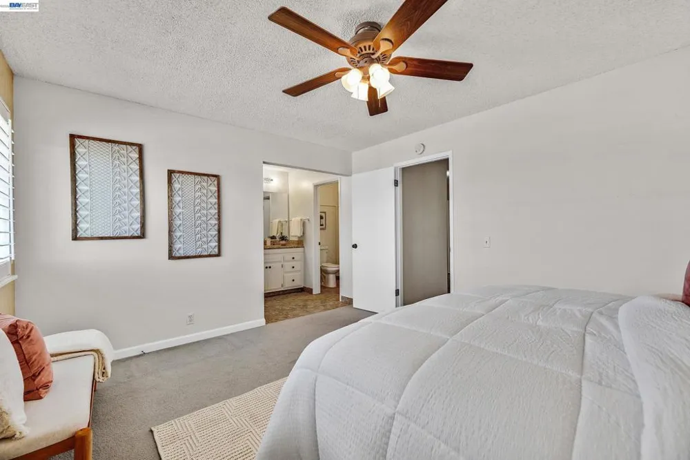21671 Shady Spring Rd Castro Valley, CA 94546
