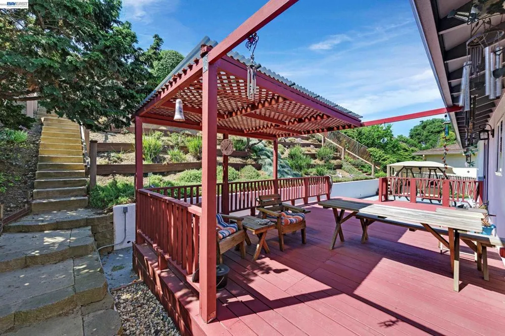 21671 Shady Spring Rd Castro Valley, CA 94546
