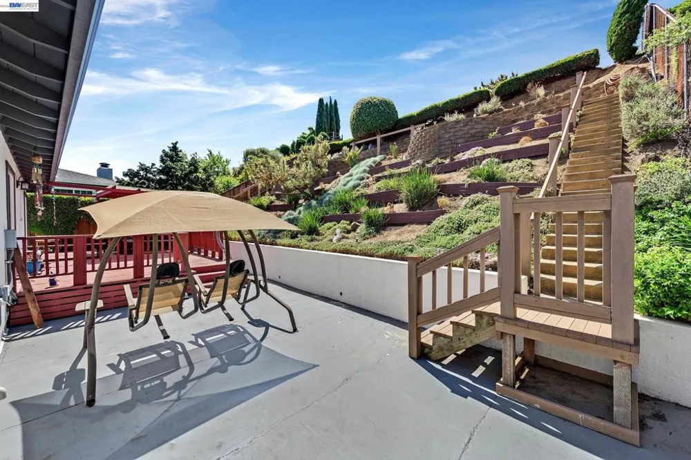 21671 Shady Spring Rd Castro Valley, CA 94546