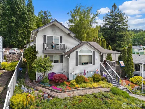 38 SE Washington Avenue