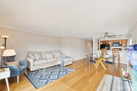 4222 Beach Drive SW #202
