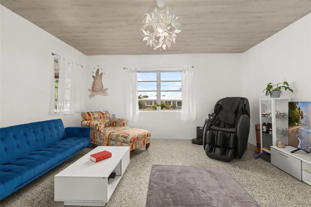9 SUNSET DRIVE Debary, FL 32713