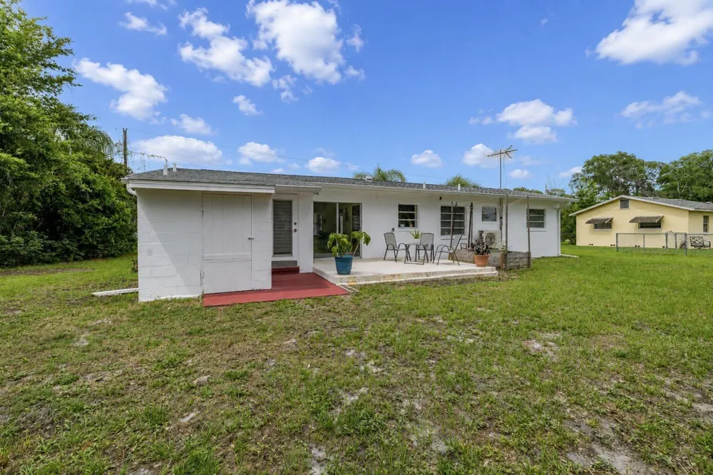 9 SUNSET DRIVE Debary, FL 32713